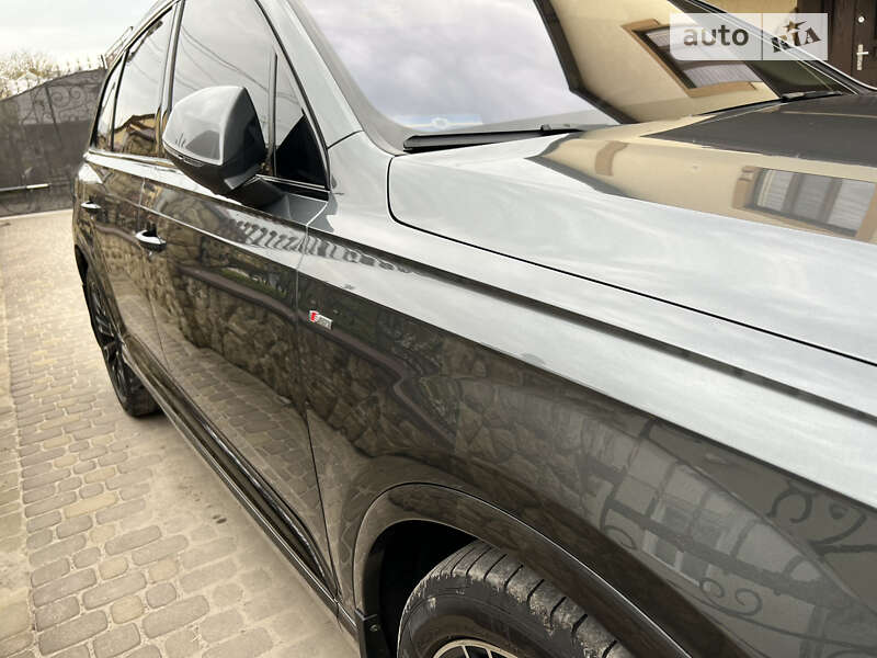 Позашляховик / Кросовер Audi Q7 2015 в Золочеві
