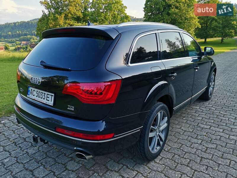 Внедорожник / Кроссовер Audi Q7 2015 в 