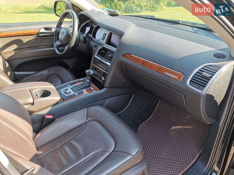Внедорожник / Кроссовер Audi Q7 2015 в Киеве