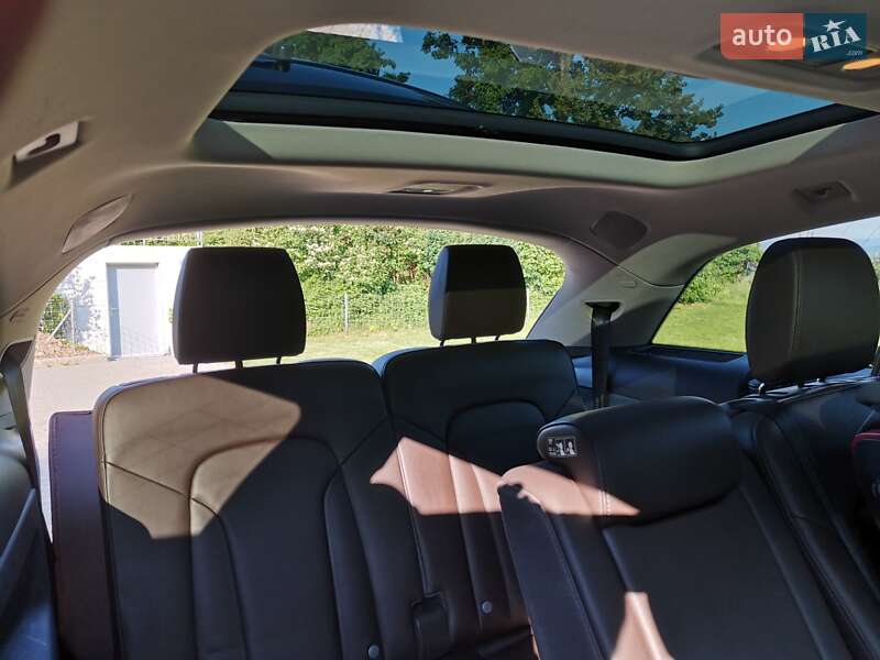 Внедорожник / Кроссовер Audi Q7 2015 в Киеве
