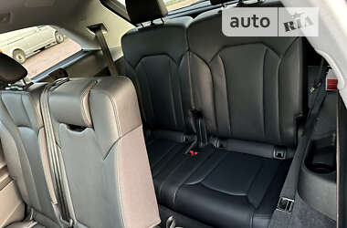 Внедорожник / Кроссовер Audi Q7 2017 в 