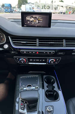 Внедорожник / Кроссовер Audi Q7 2017 в 