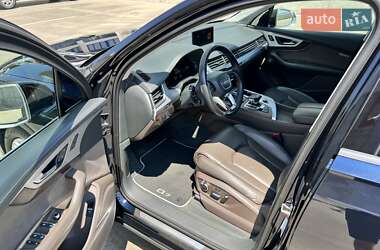 Внедорожник / Кроссовер Audi Q7 2015 в 
