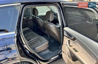 Внедорожник / Кроссовер Audi Q7 2015 в 