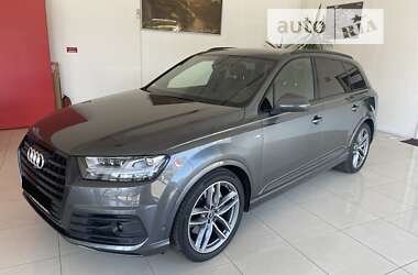 Позашляховик / Кросовер Audi Q7 2016 в Чернівцях