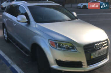 Внедорожник / Кроссовер Audi Q7 2007 в 