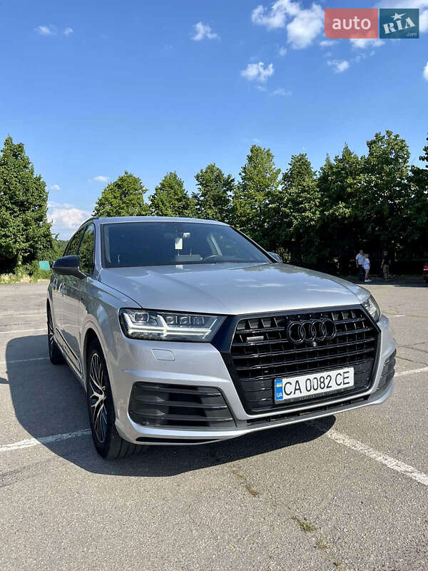 Внедорожник / Кроссовер Audi Q7 2017 в Умани
