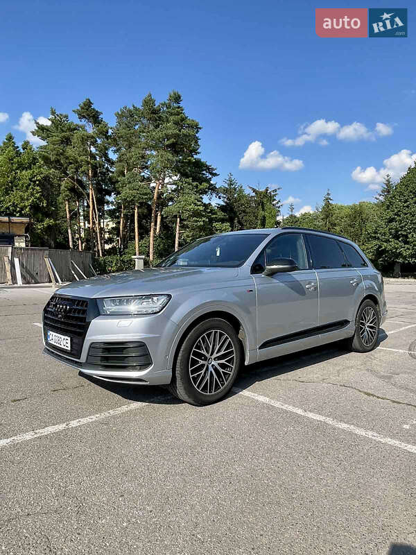 Внедорожник / Кроссовер Audi Q7 2017 в Умани