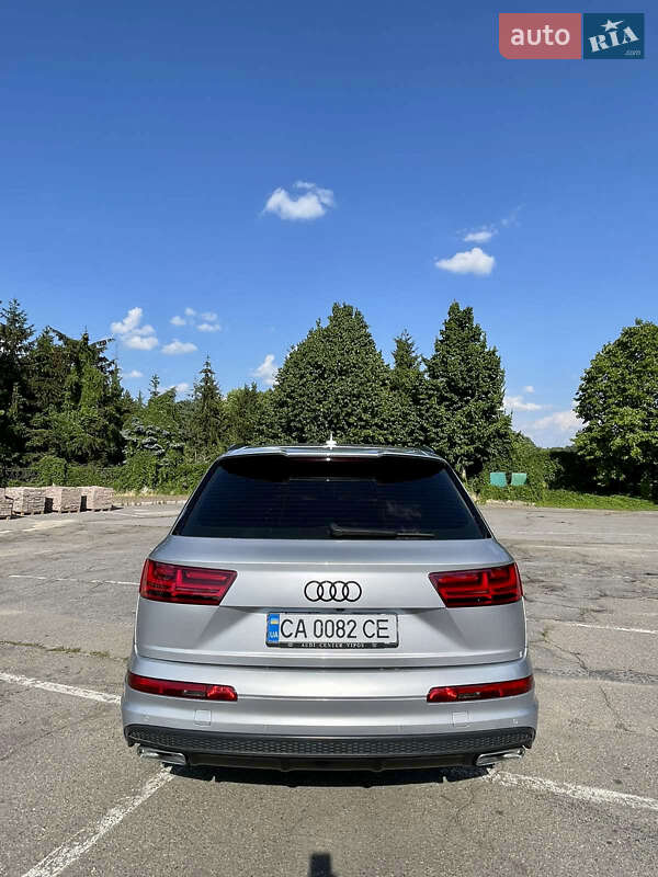 Внедорожник / Кроссовер Audi Q7 2017 в Умани