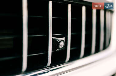 Позашляховик / Кросовер Audi Q7 2012 в 