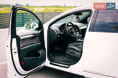 Позашляховик / Кросовер Audi Q7 2012 в 