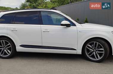 Внедорожник / Кроссовер Audi Q7 2016 в Черновцах