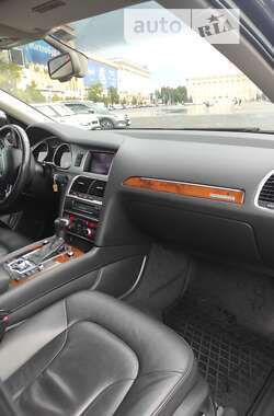 Внедорожник / Кроссовер Audi Q7 2013 в 