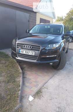 Позашляховик / Кросовер Audi Q7 2008 в 
