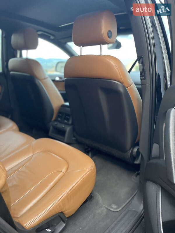 Внедорожник / Кроссовер Audi Q7 2010 в Черновцах