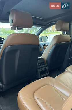 Внедорожник / Кроссовер Audi Q7 2010 в Черновцах