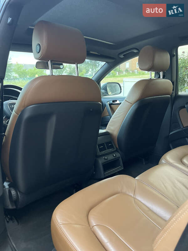 Внедорожник / Кроссовер Audi Q7 2010 в Черновцах