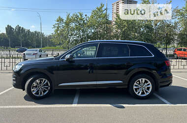 Внедорожник / Кроссовер Audi Q7 2017 в 