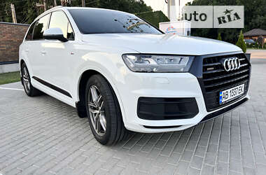 Внедорожник / Кроссовер Audi Q7 2017 в 