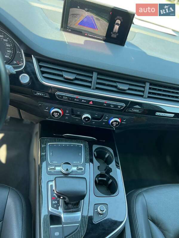 Позашляховик / Кросовер Audi Q7 2016 в Києві