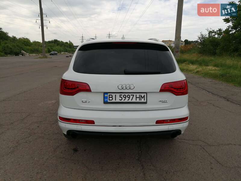 Внедорожник / Кроссовер Audi Q7 2015 в Полтаве
