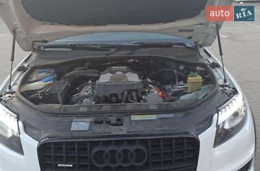 Внедорожник / Кроссовер Audi Q7 2015 в 