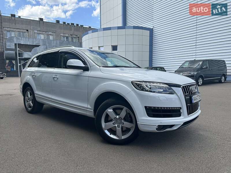 Позашляховик / Кросовер Audi Q7 2015 в Києві