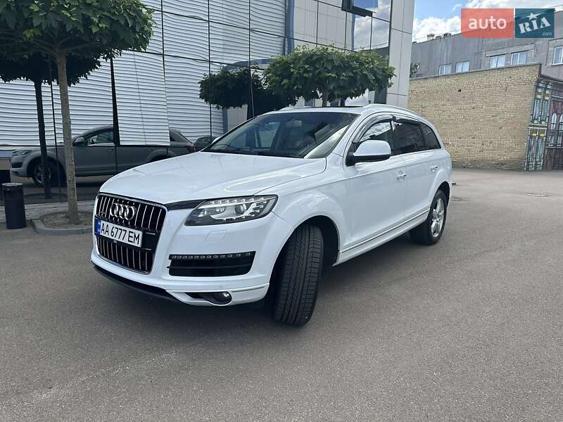 Позашляховик / Кросовер Audi Q7 2015 в Києві