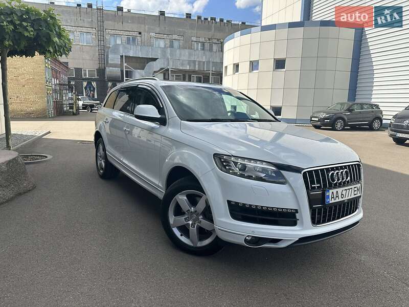 Позашляховик / Кросовер Audi Q7 2015 в Києві