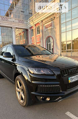 Внедорожник / Кроссовер Audi Q7 2013 в 