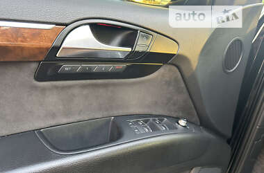 Внедорожник / Кроссовер Audi Q7 2013 в 