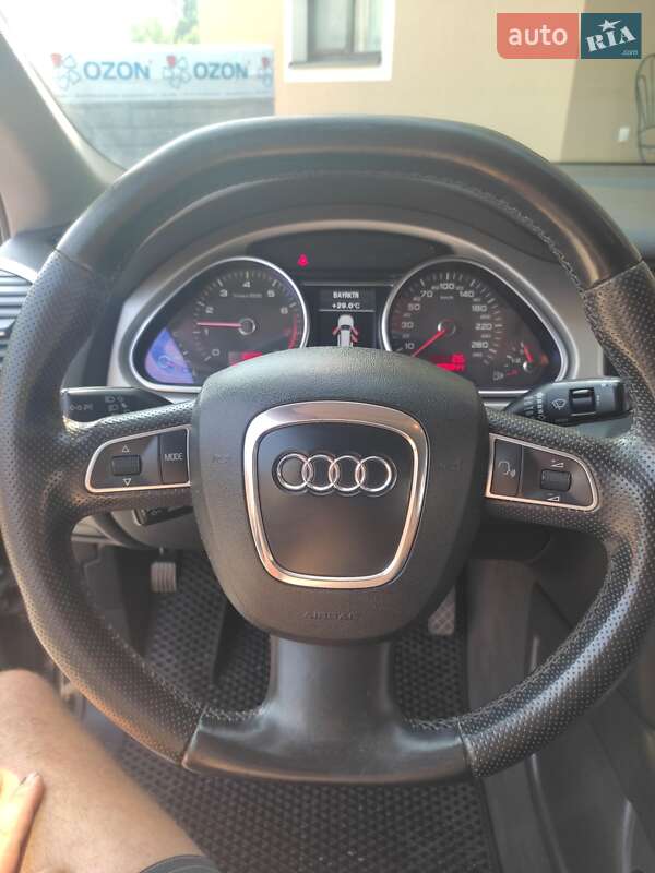 Позашляховик / Кросовер Audi Q7 2010 в Львові