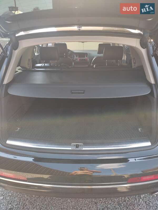 Позашляховик / Кросовер Audi Q7 2010 в Львові