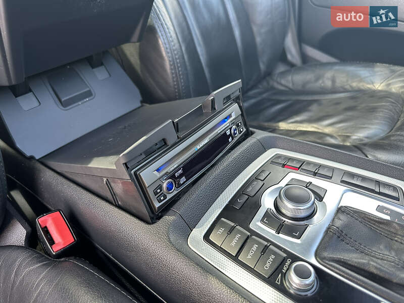 Внедорожник / Кроссовер Audi Q7 2006 в Черновцах