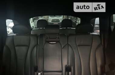 Позашляховик / Кросовер Audi Q7 2015 в Луцьку