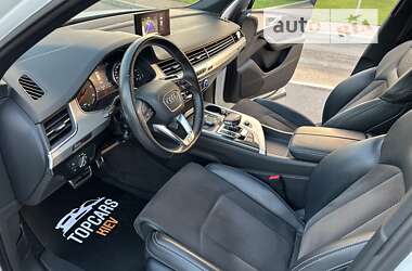 Внедорожник / Кроссовер Audi Q7 2016 в 