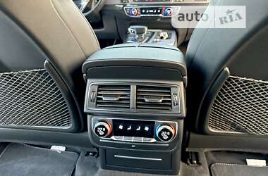 Внедорожник / Кроссовер Audi Q7 2016 в 