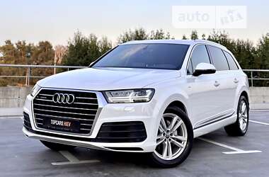 Внедорожник / Кроссовер Audi Q7 2016 в 