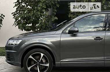 Внедорожник / Кроссовер Audi Q7 2016 в 