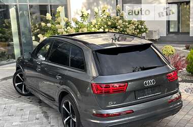 Внедорожник / Кроссовер Audi Q7 2016 в 