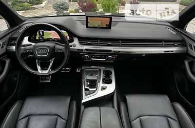 Внедорожник / Кроссовер Audi Q7 2016 в 