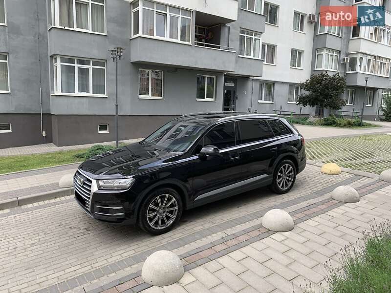 Позашляховик / Кросовер Audi Q7 2015 в Львові