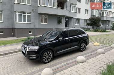 Внедорожник / Кроссовер Audi Q7 2015 в 