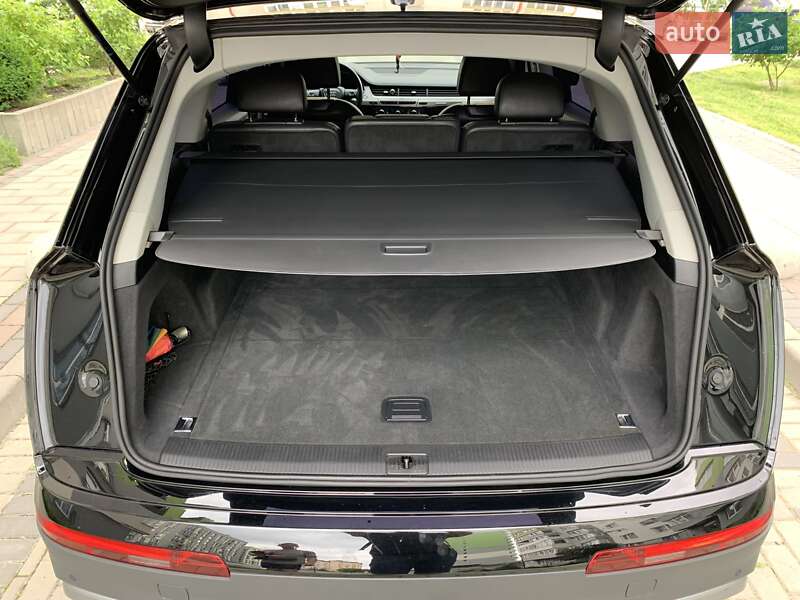 Позашляховик / Кросовер Audi Q7 2015 в Львові