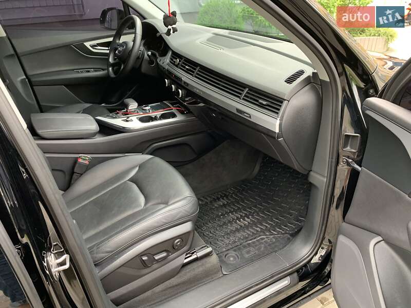 Позашляховик / Кросовер Audi Q7 2015 в Львові