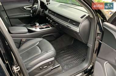 Внедорожник / Кроссовер Audi Q7 2015 в 