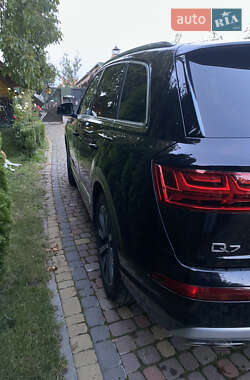 Внедорожник / Кроссовер Audi Q7 2017 в Каменке-Бугской