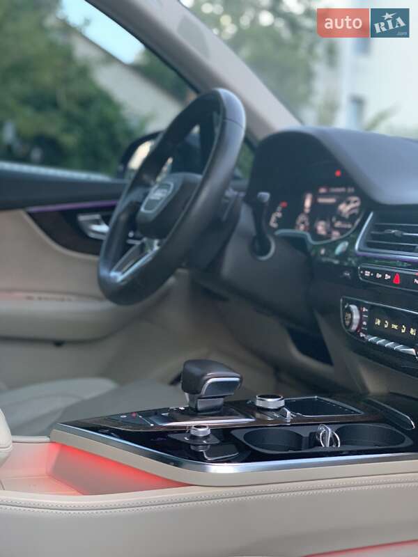 Внедорожник / Кроссовер Audi Q7 2017 в Виннице