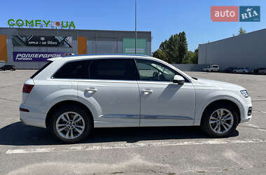 Внедорожник / Кроссовер Audi Q7 2018 в 