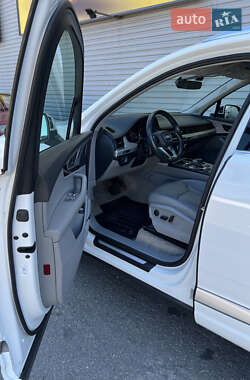 Внедорожник / Кроссовер Audi Q7 2018 в 
